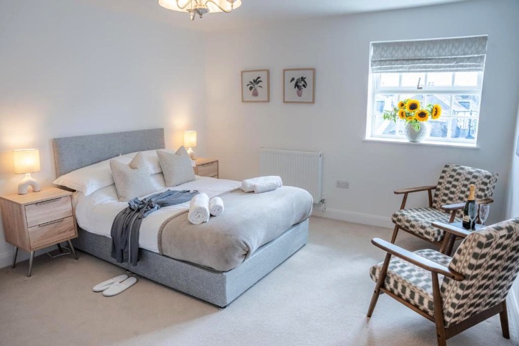 lonsdale house room