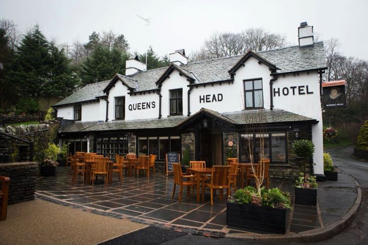 The Queen’s Head (Troutbeck) outdoor seating